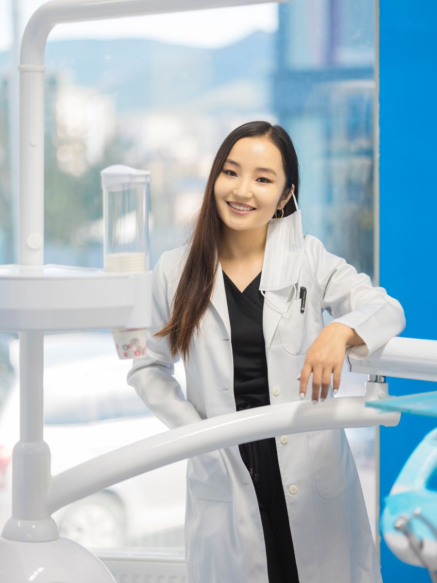Portrait of Mia Zhang, licensed massage therapist